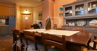 von_poll_real_estate_property_IT243551516_image_43