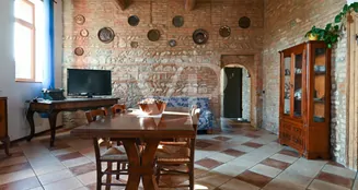 von_poll_real_estate_property_IT243551442_image_195