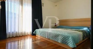 von_poll_real_estate_property_IT243551485_image_143