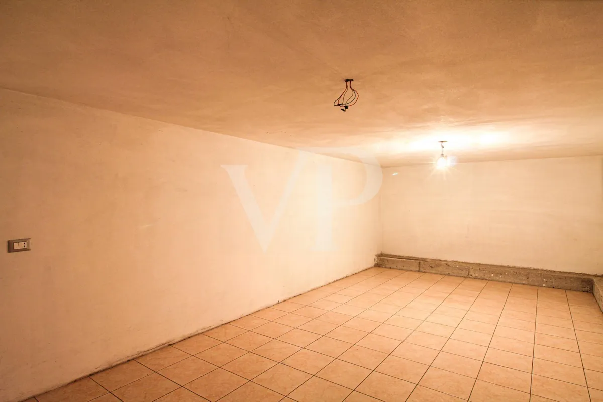 Detached Villa mit Garten