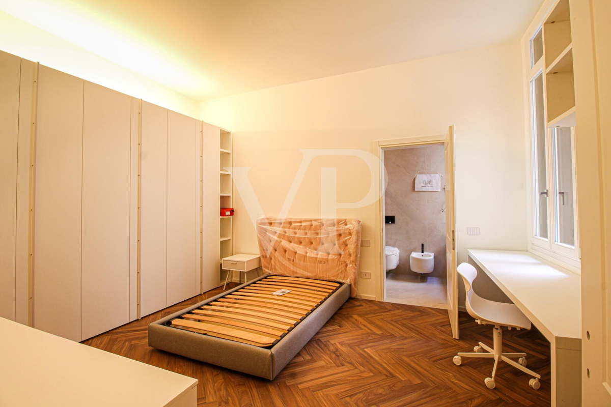 Timeless Elegance: Charming Residence between the Duomo and the Basilica Palladiana