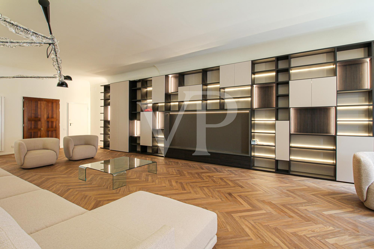 Timeless Elegance: Charming Residence between the Duomo and the Basilica Palladiana