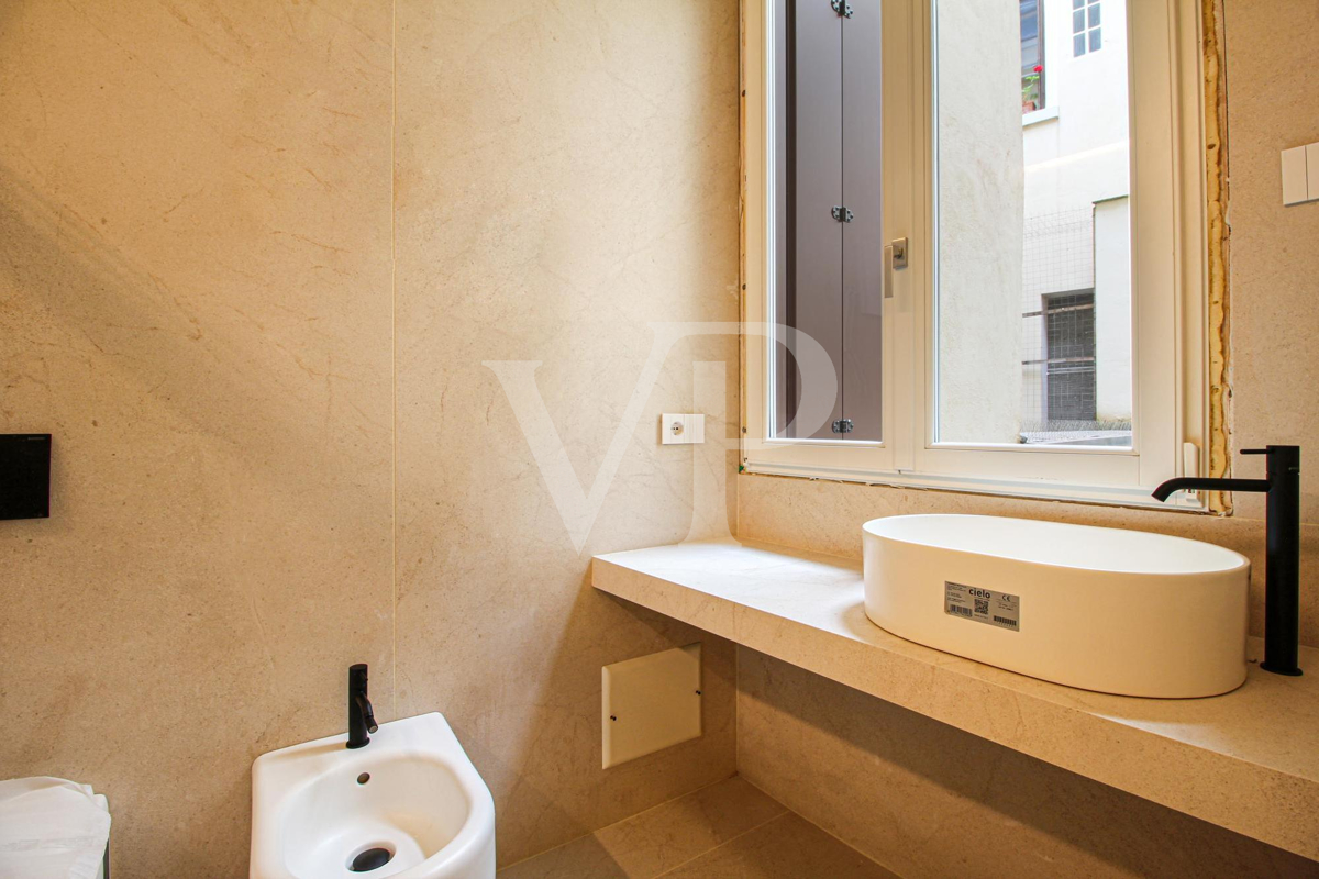 Timeless Elegance: Charming Residence between the Duomo and the Basilica Palladiana