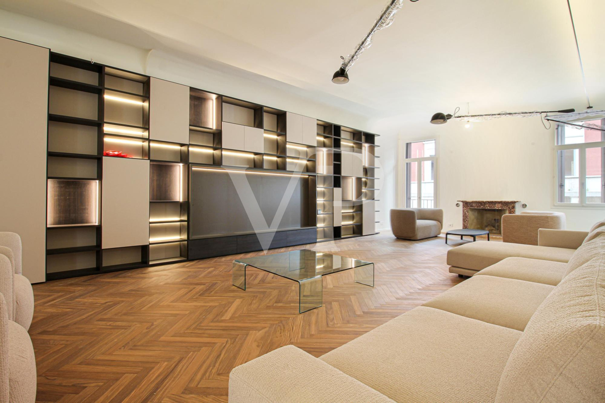 Timeless Elegance: Charming Residence between the Duomo and the Basilica Palladiana