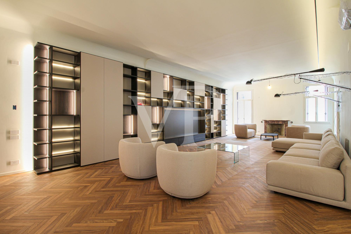Timeless Elegance: Charming Residence between the Duomo and the Basilica Palladiana