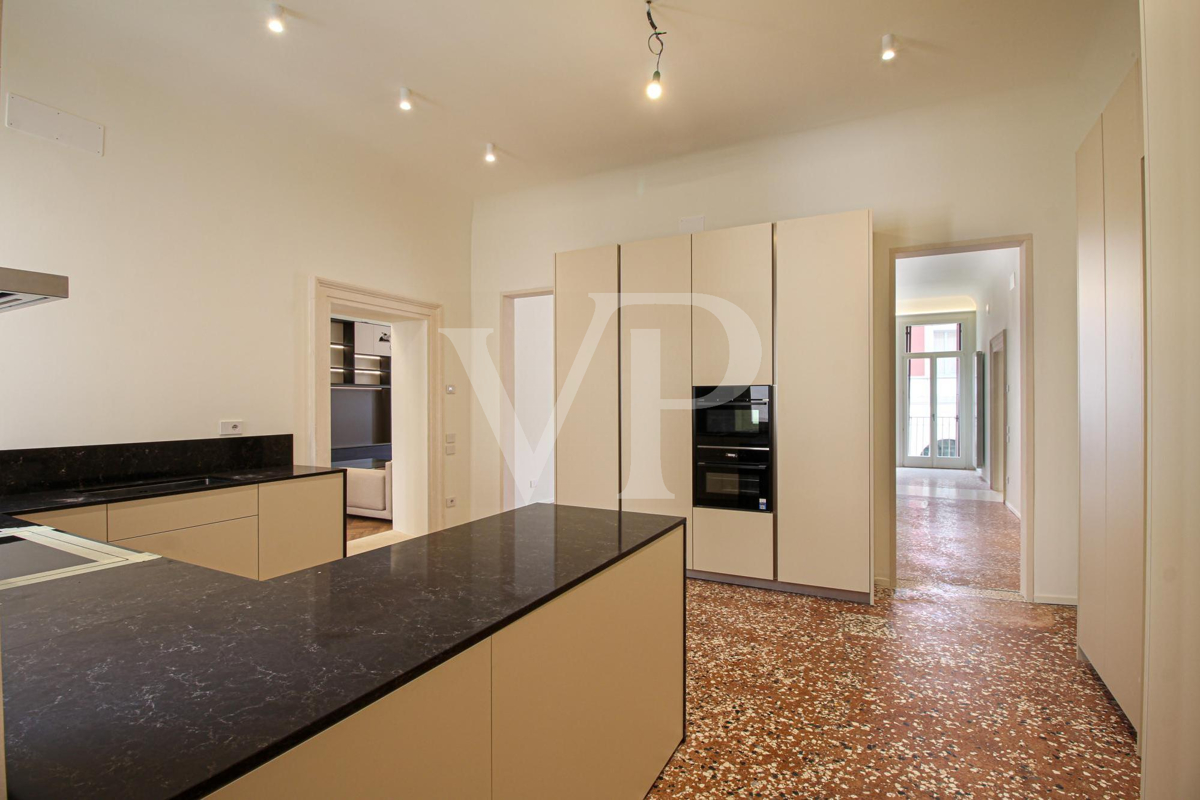 Timeless Elegance: Charming Residence between the Duomo and the Basilica Palladiana