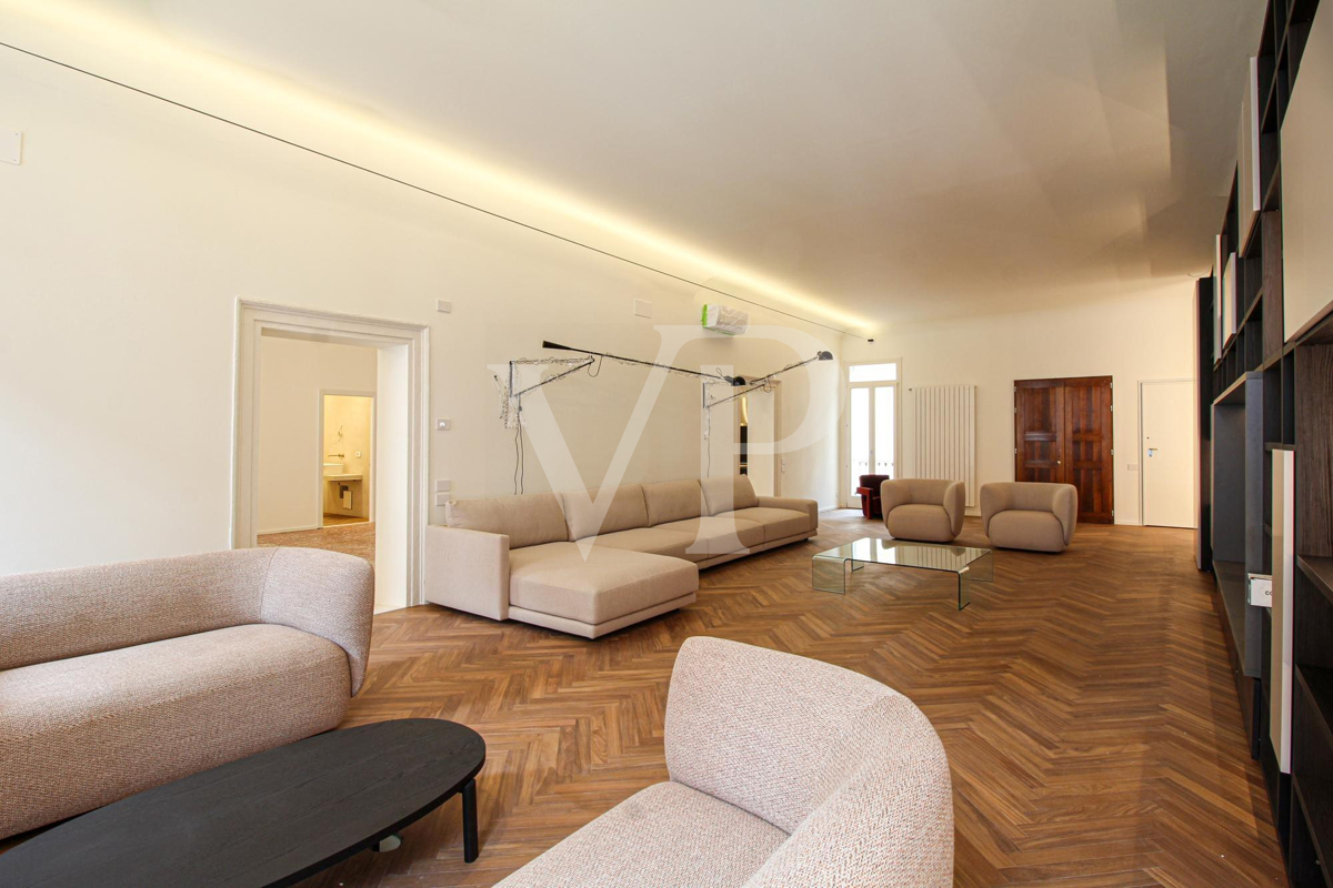 Timeless Elegance: Charming Residence between the Duomo and the Basilica Palladiana