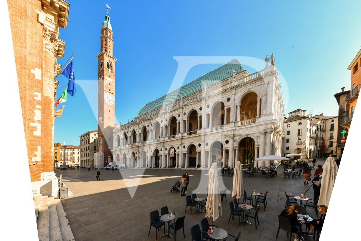Eleganza Senza Tempo: Residenza di Charme tra il Duomo e la Basilica Palladiana