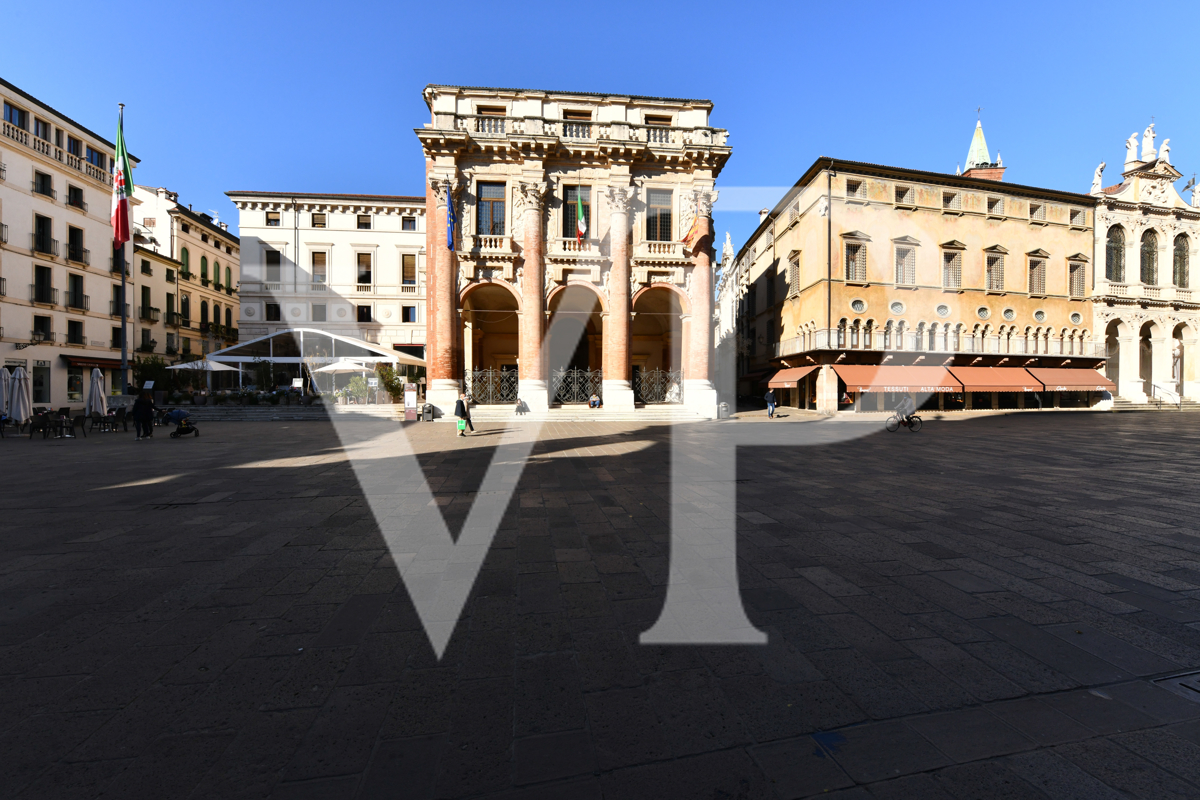 Timeless Elegance: Charming Residence between the Duomo and the Basilica Palladiana