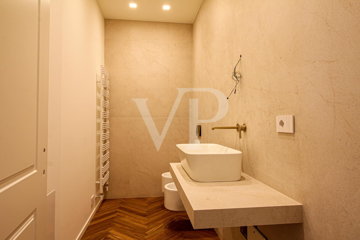 Timeless Elegance: Charming Residence between the Duomo and the Basilica Palladiana