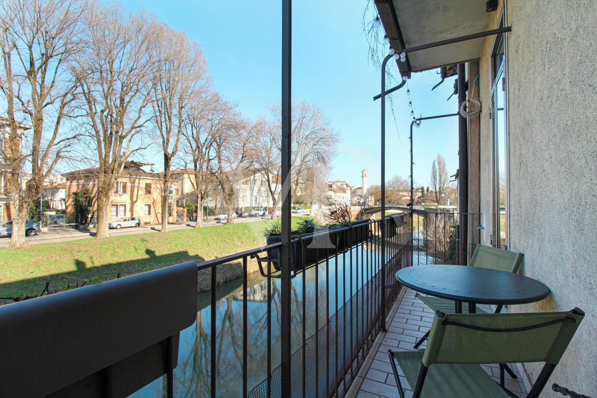 Zwei-Zimmer-Wohnung mit bezauberndem Flussblick - Stadtzentrum