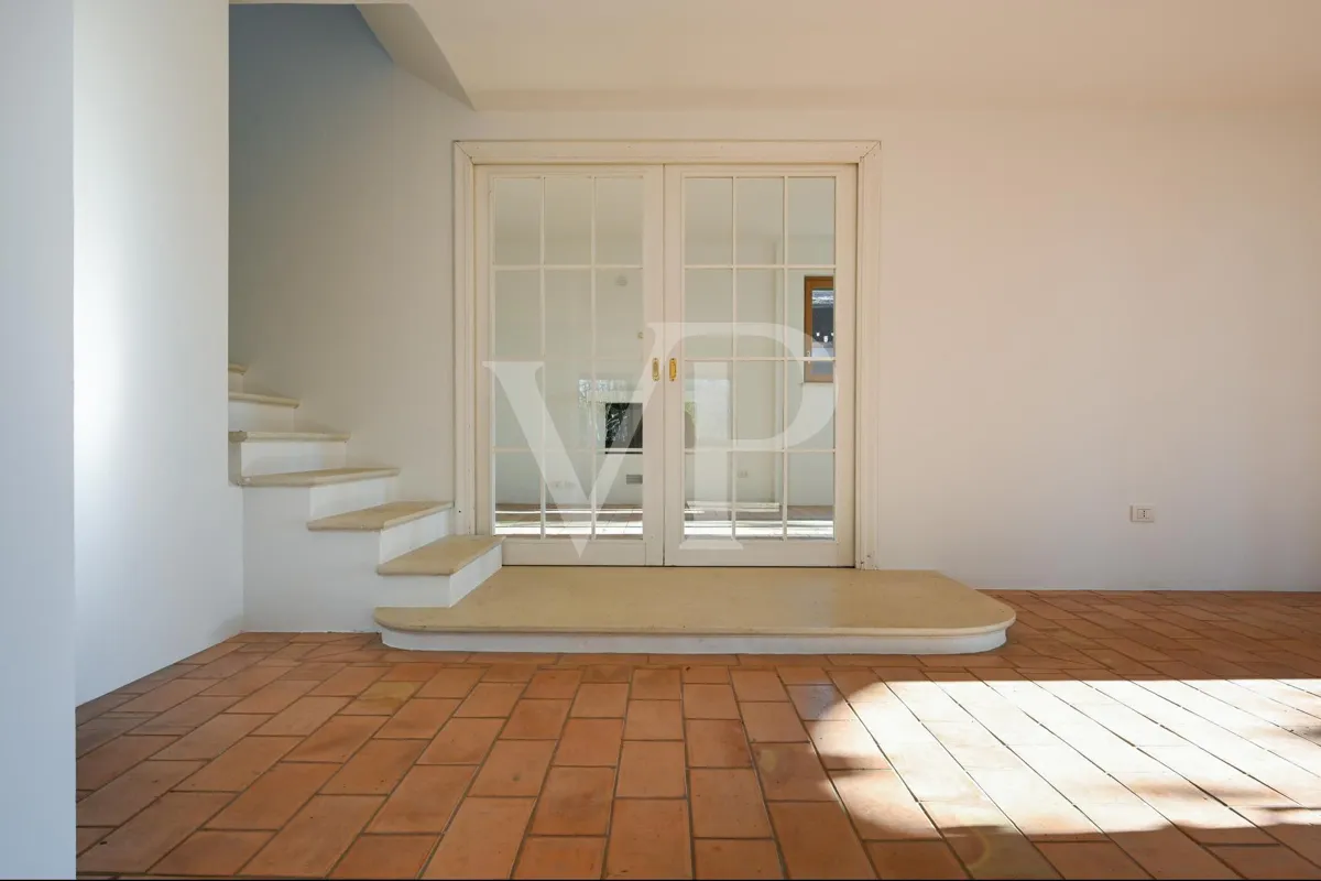 Elegáns villa panorámás helyen