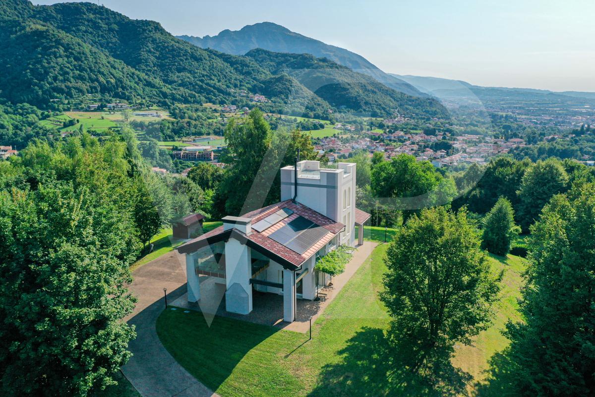 Villa contemporanea con vista panoramica sui colli vicentini