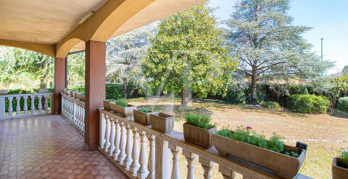 Freistehende Villa mit viel Platz für die Familie