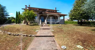 von_poll_real_estate_property_IT253551595_image_1