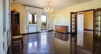 von_poll_real_estate_property_IT253551595_image_6