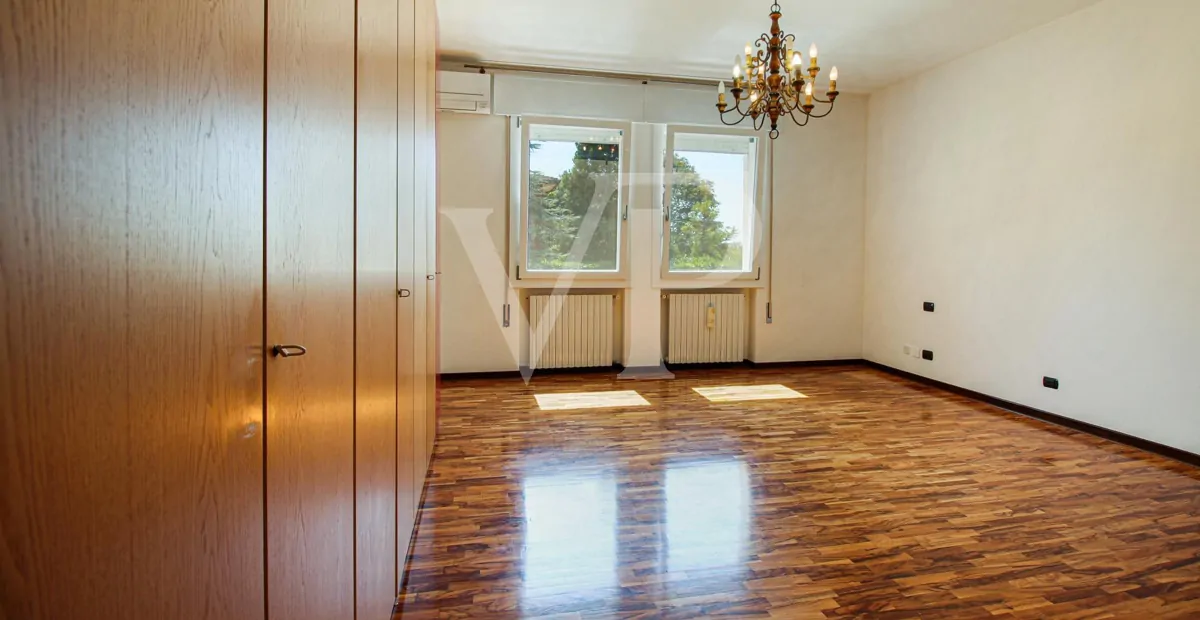 Freistehende Villa mit viel Platz für die Familie