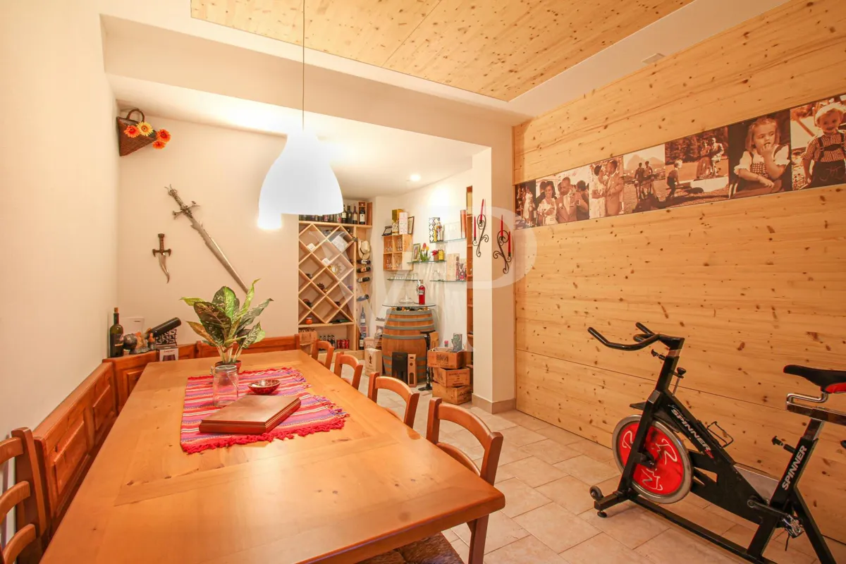 Elegante Wohnung mit Taverne