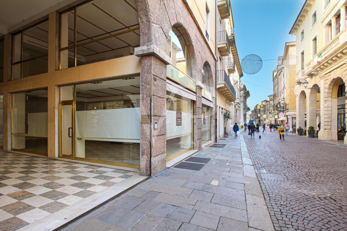 Drei-Zimmer-Wohnung mit Blick auf den Corso Palladio