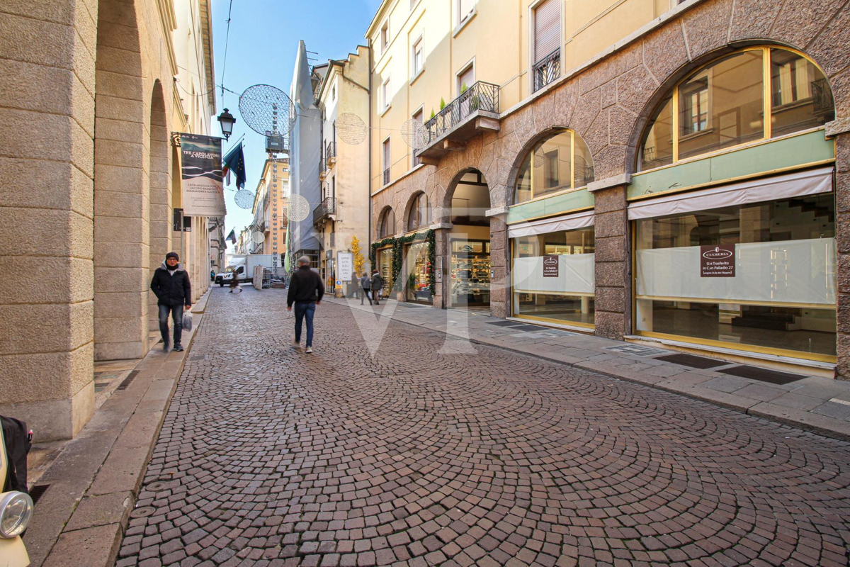 Drei-Zimmer-Wohnung mit Blick auf den Corso Palladio