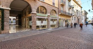 von_poll_real_estate_property_IT243551312_2_image_1