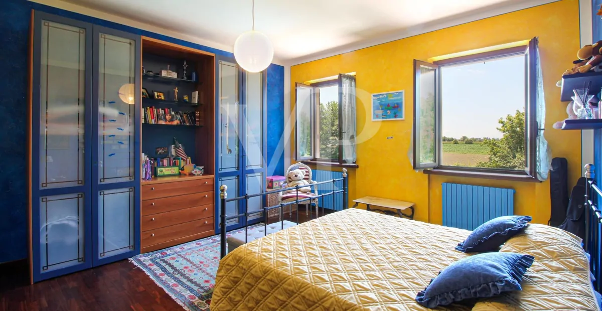 Charming Countryside Retreat – Villa with Pools and Guesthouse Potential