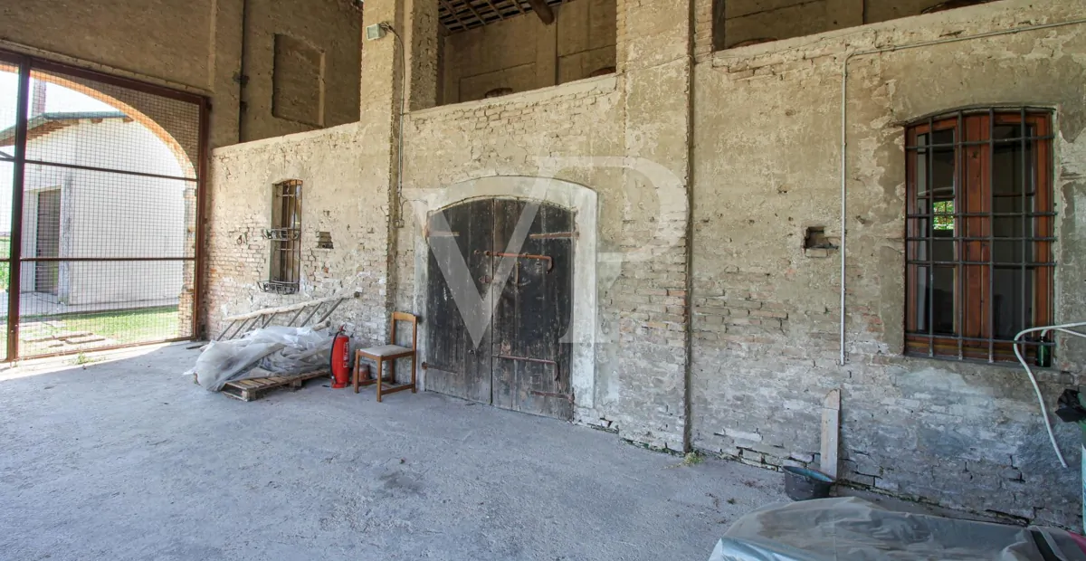 Charming Countryside Retreat – Villa with Pools and Guesthouse Potential