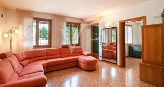 von_poll_real_estate_property_IT253551620_image_2