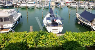 von_poll_real_estate_property_IT253551634_image_1