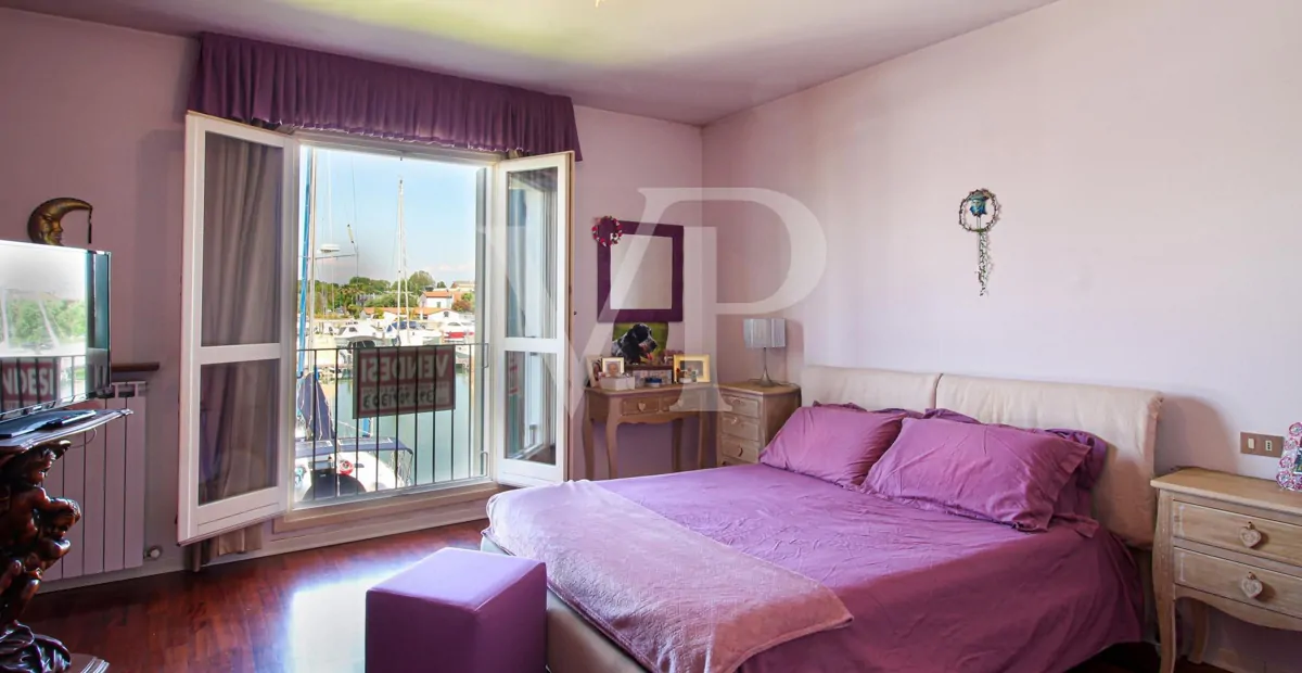 Chalet adosado con vistas exclusivas a la Darsena dell'Orologio - Caorle