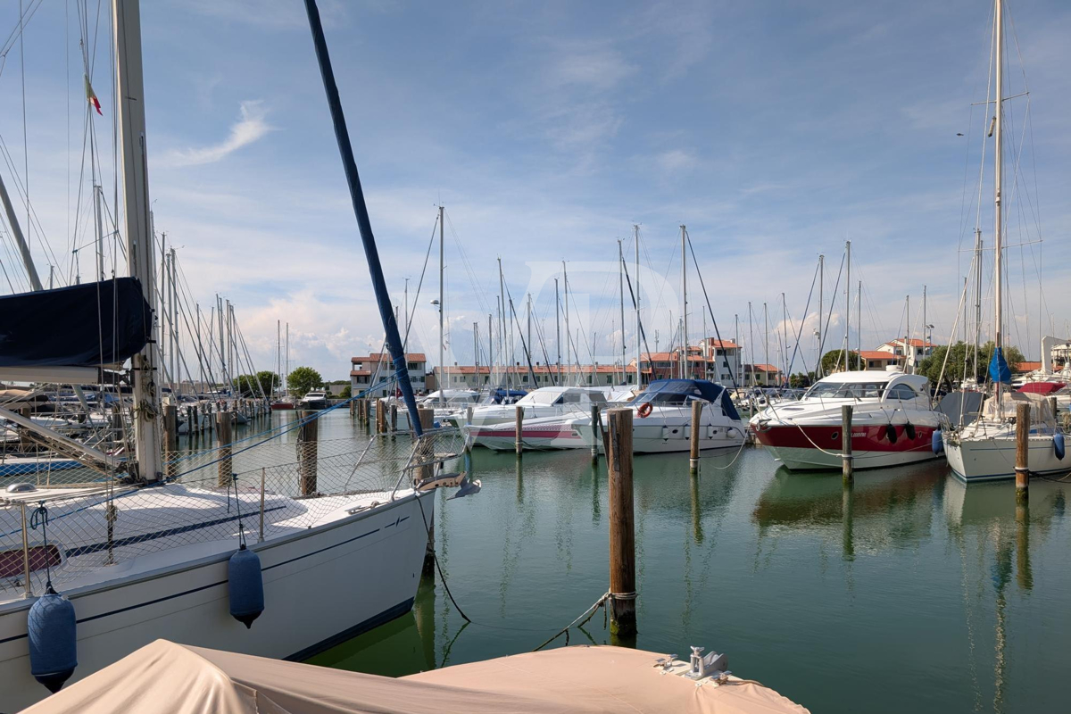 Terrassenvilla mit exklusivem Blick auf die Darsena dell'Orologio - Caorle