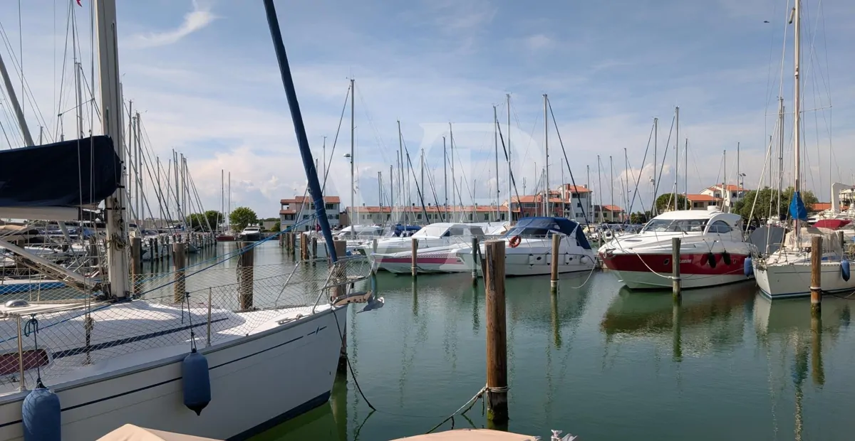 Terrassenvilla mit exklusivem Blick auf die Darsena dell'Orologio - Caorle