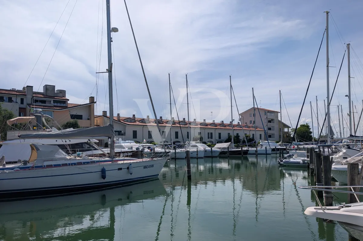 Terrassenvilla mit exklusivem Blick auf die Darsena dell'Orologio - Caorle