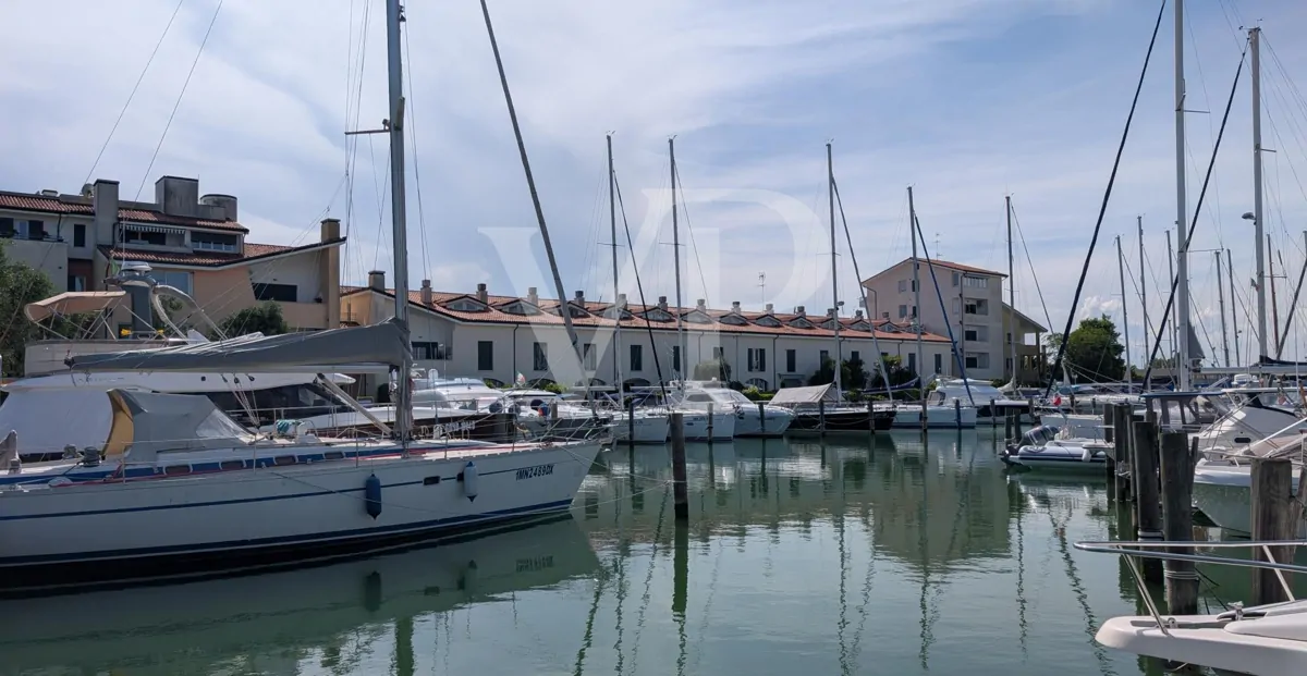 Terrassenvilla mit exklusivem Blick auf die Darsena dell'Orologio - Caorle
