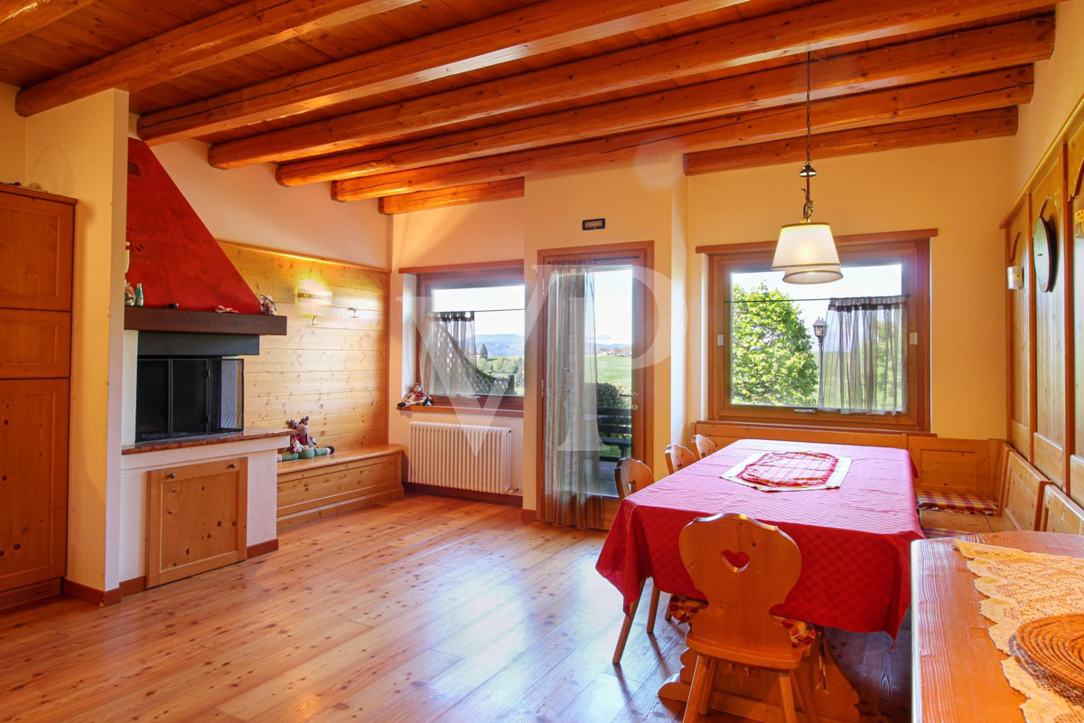 Chalet - Plurifamiliare con vista panoramica 
a due passi dal centro di Asiago