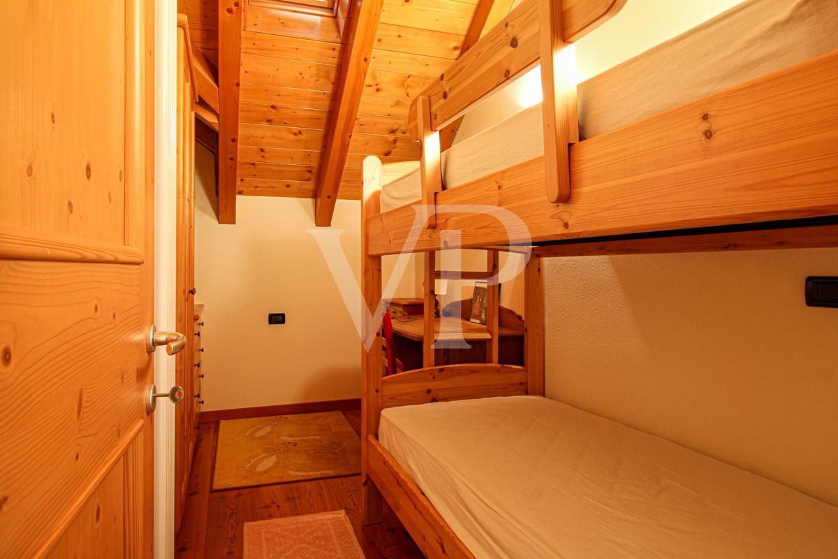 Chalet - Plurifamiliare con vista panoramica 
a due passi dal centro di Asiago