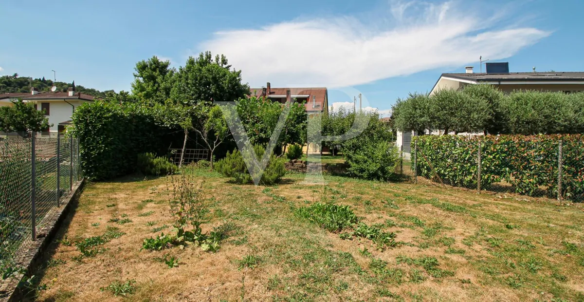 Duplex-Villa mit drei Zimmern und großem Privatgarten