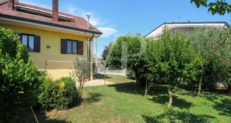 von_poll_real_estate_property_IT253551644_image_0