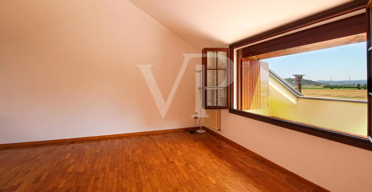 Duplex-Villa mit drei Zimmern und großem Privatgarten