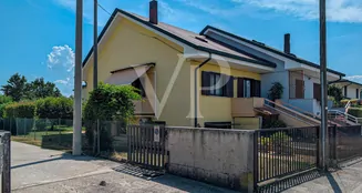 von_poll_real_estate_property_IT253551644_image_2