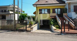 von_poll_real_estate_property_IT253551644_image_18