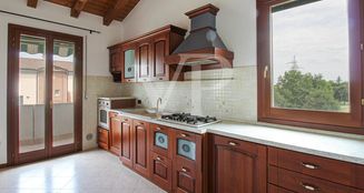 von_poll_real_estate_property_IT253551653_image_6