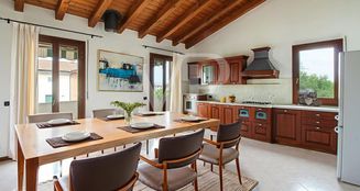 von_poll_real_estate_property_IT253551653_image_5