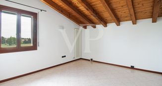 von_poll_real_estate_property_IT253551653_image_9