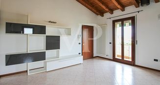 von_poll_real_estate_property_IT253551653_image_1