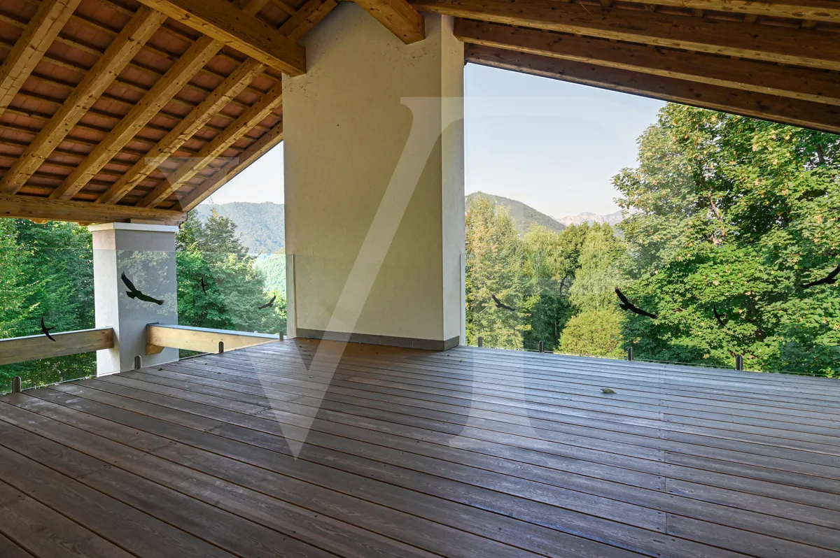 Villa contemporanea con vista panoramica sui colli vicentini