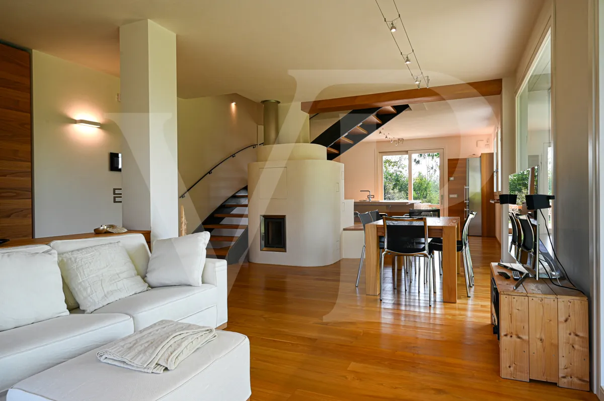 Villa contemporanea con vista panoramica sui colli vicentini