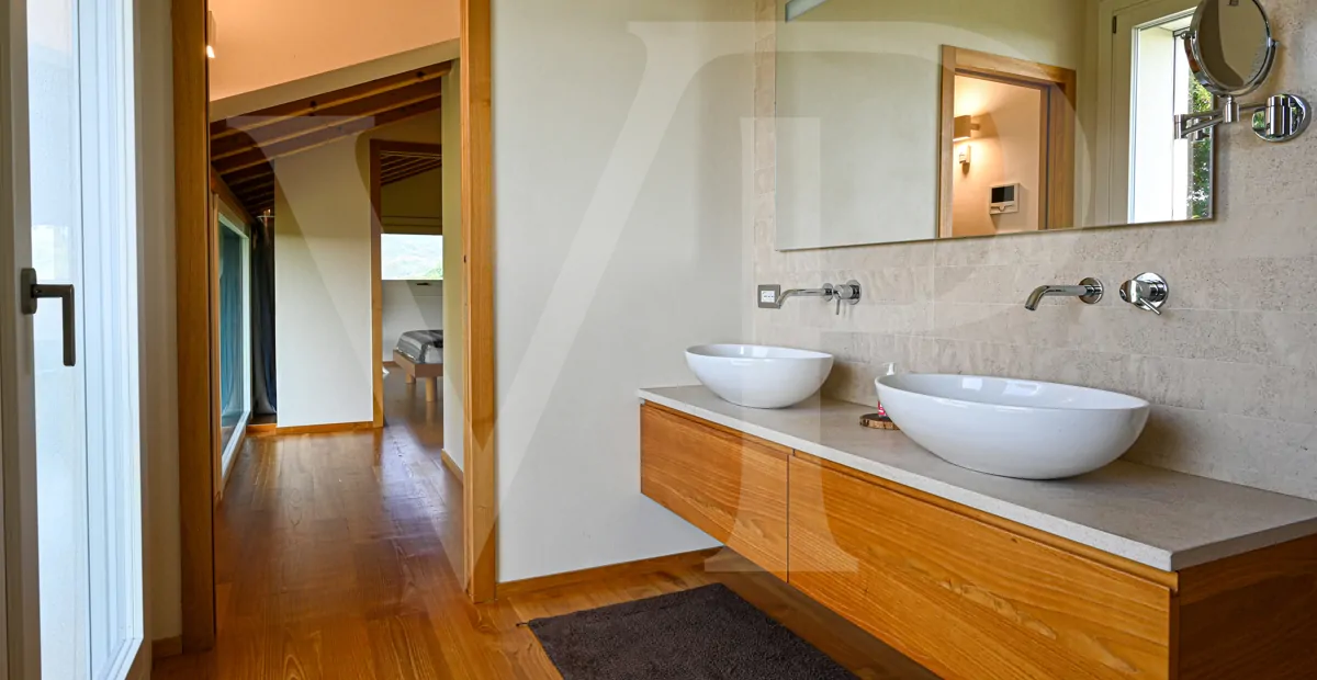 Moderne Villa mit Panoramablick auf die Hügel von Vicenza