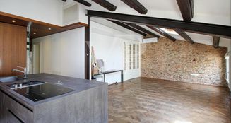 von_poll_real_estate_property_IT253551630_image_0