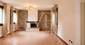 von_poll_real_estate_property_IT233551088_image_3